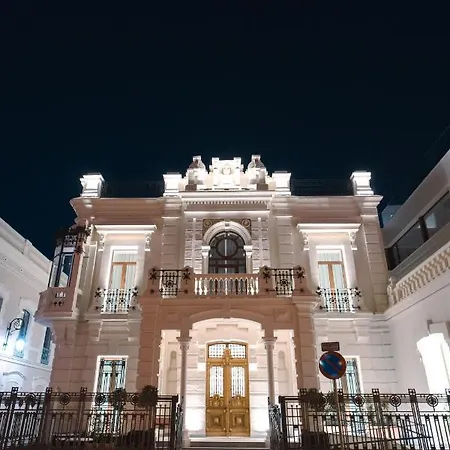 Cisnes Palace *